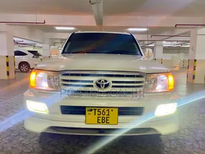 Toyota Land Cruiser 2006 White