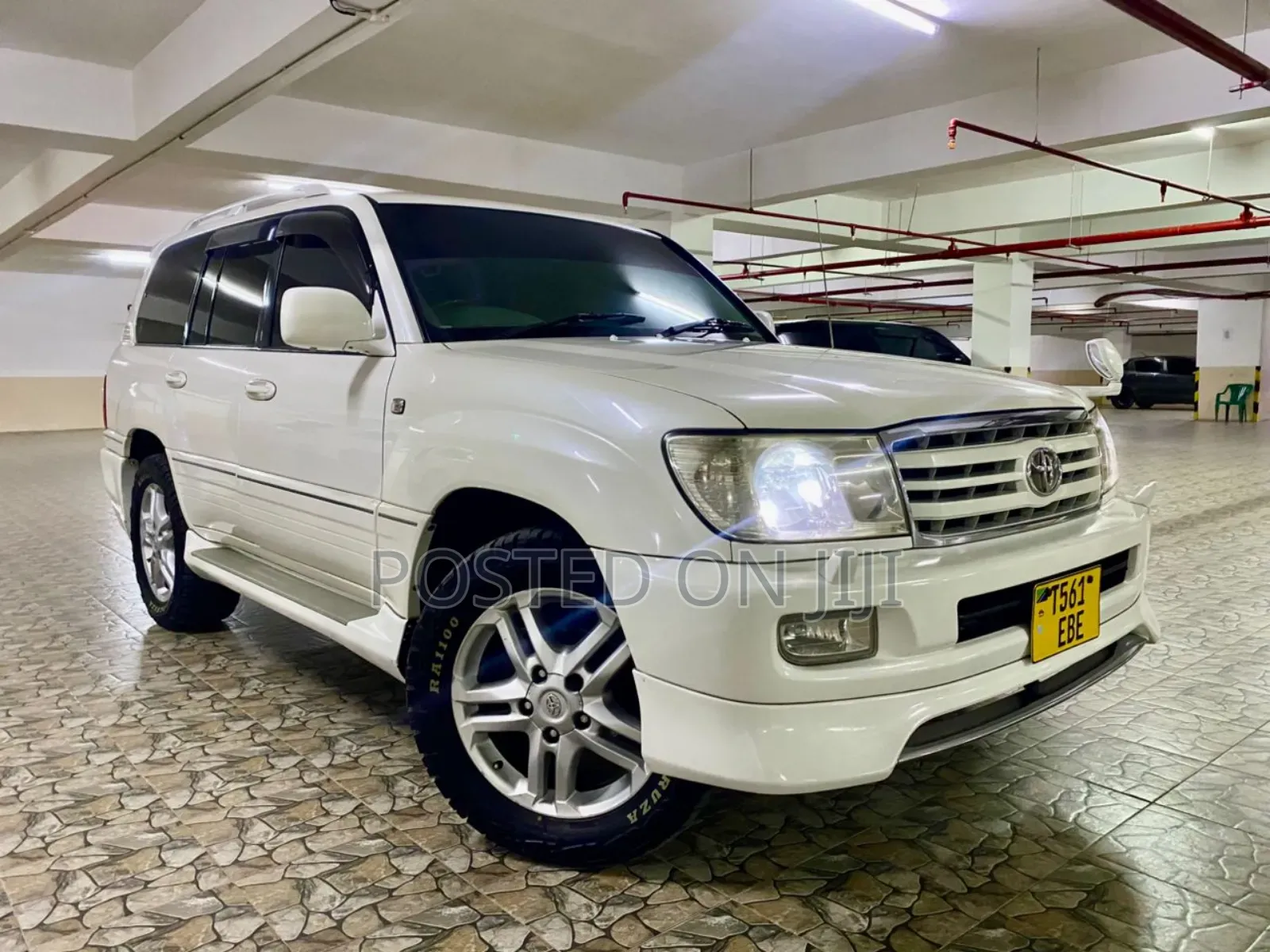 Toyota Land Cruiser 2006 White