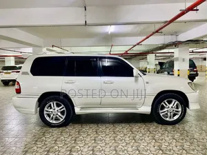 Toyota Land Cruiser 2006 White
