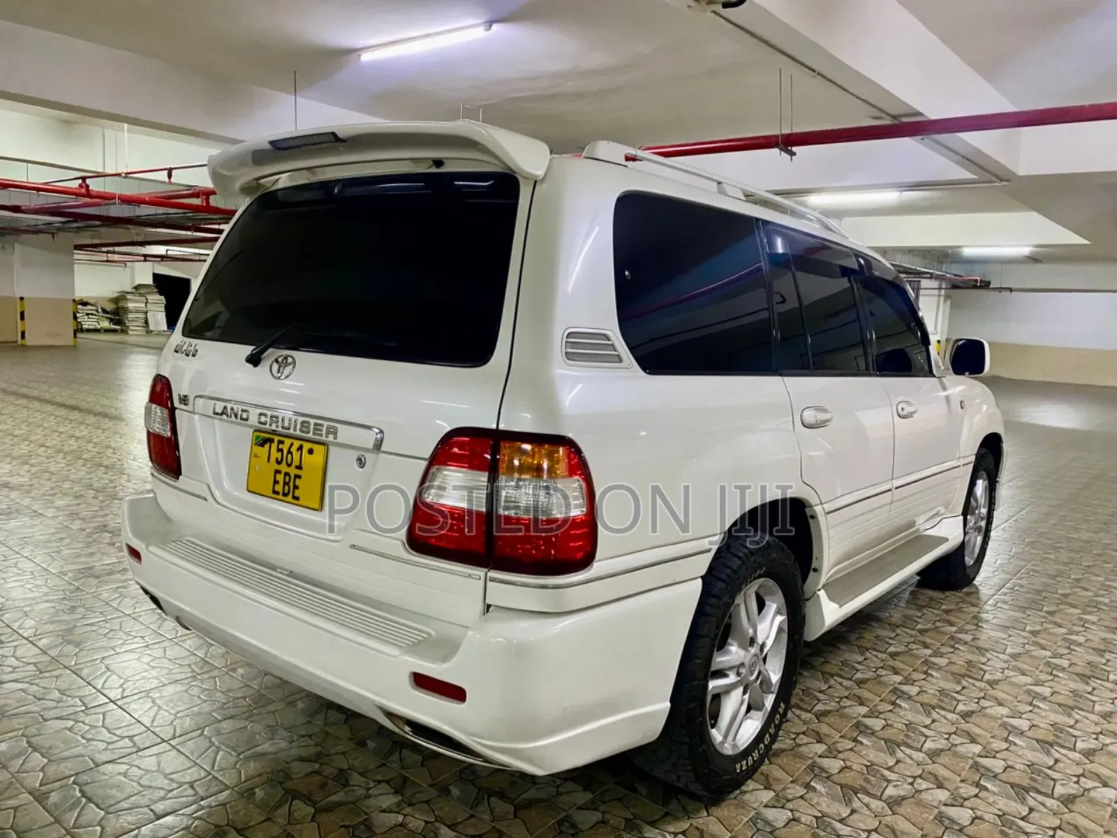 Toyota Land Cruiser 2006 White