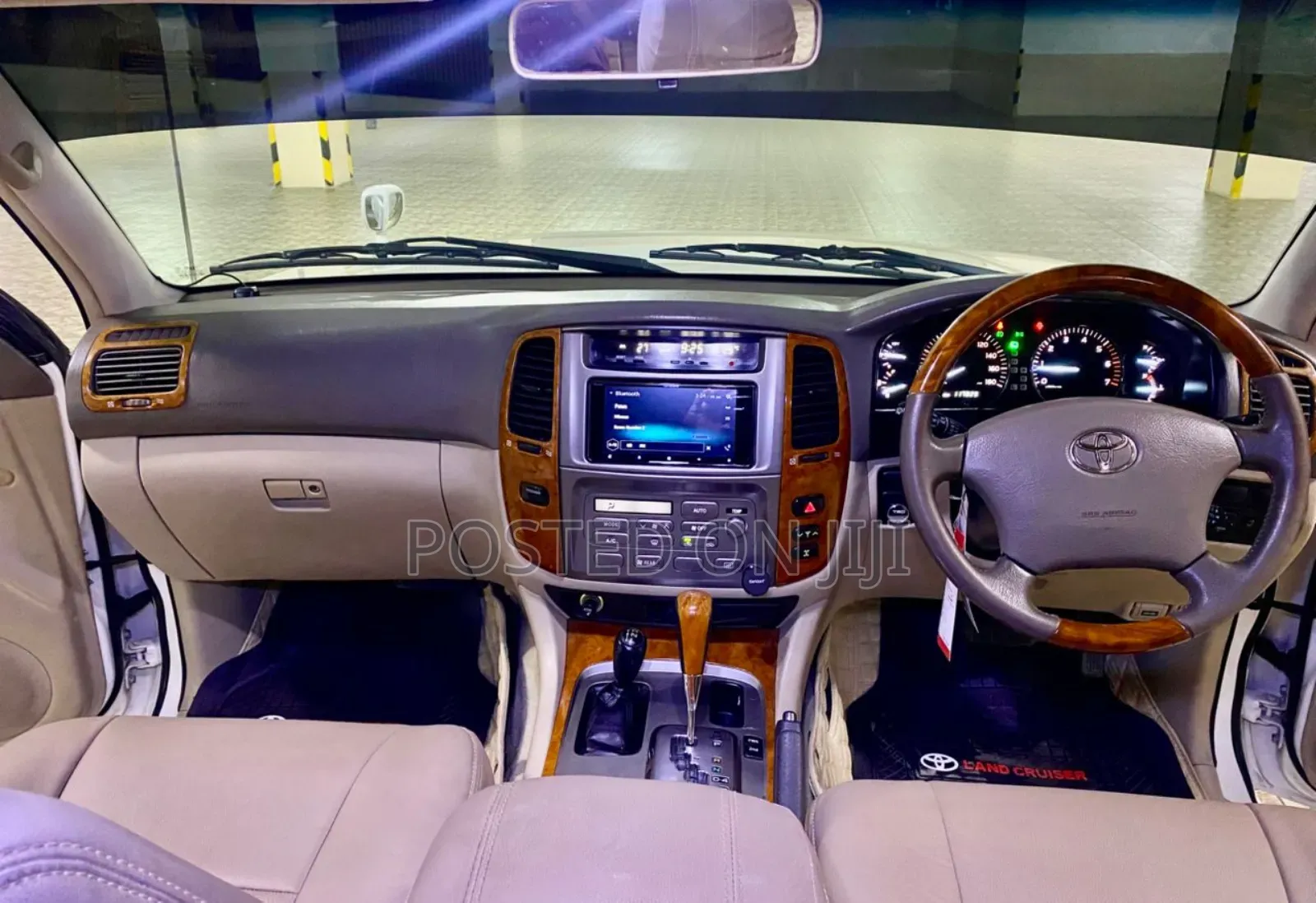 Toyota Land Cruiser 2006 White
