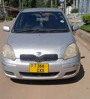 Toyota Vitz 2005 Silver