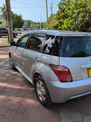 Toyota IST 2006 Silver