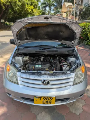 Toyota IST 2006 Silver
