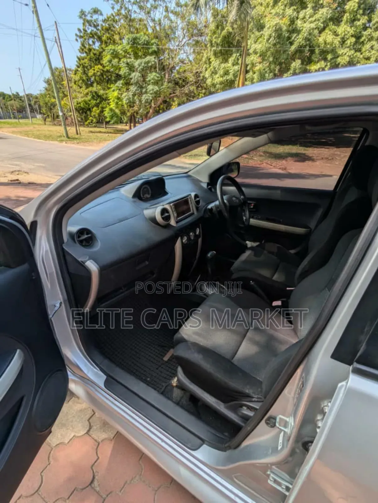 Toyota IST 2006 Silver