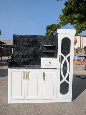 Kitchen Cabinet Milango Mitatu