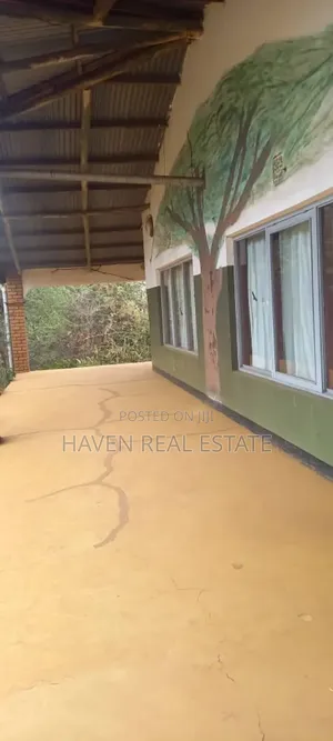 Eneo La Ekari 12 Linauzwa Barabara East Africa, Njiro-Arusha
