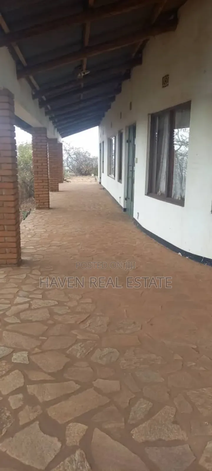 Eneo La Ekari 12 Linauzwa Barabara East Africa, Njiro-Arusha
