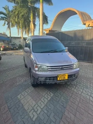 Toyota Noah 2003