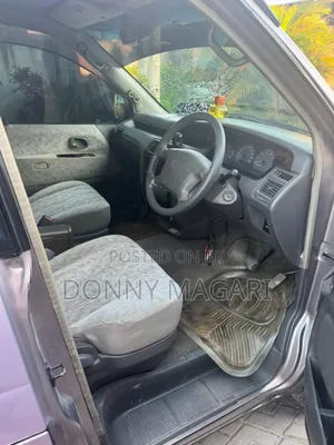 Toyota Noah 2003
