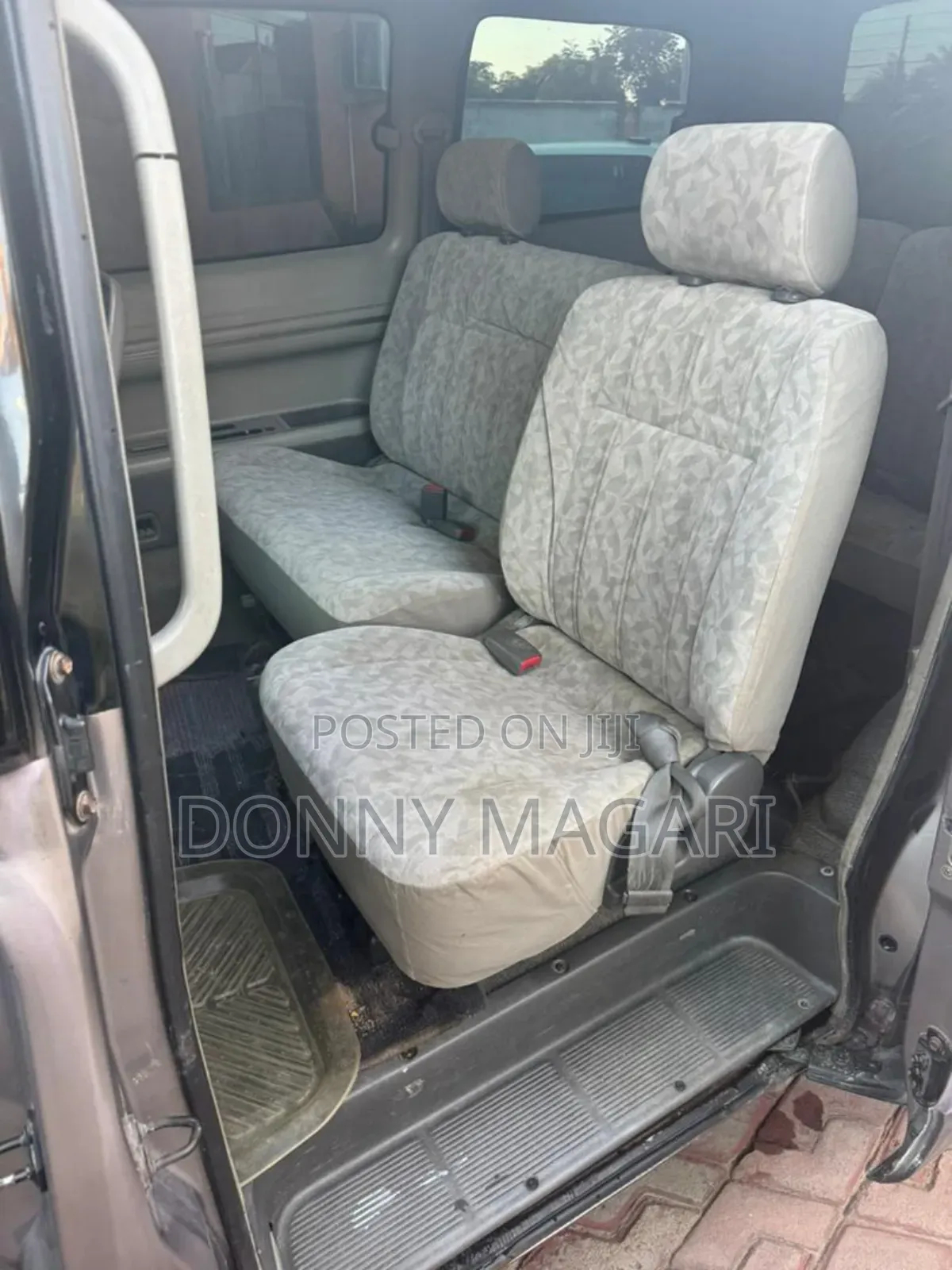Toyota Noah 2003