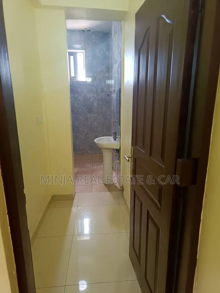4bdrm Apartment in Upanga West for sale