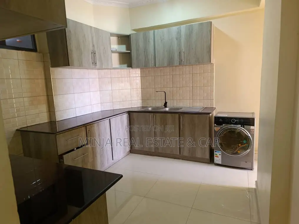 4bdrm Apartment in Upanga West for sale
