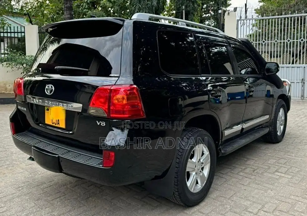 Toyota Land Cruiser 2013 Black
