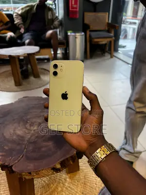 Apple iPhone 11 64 GB Yellow