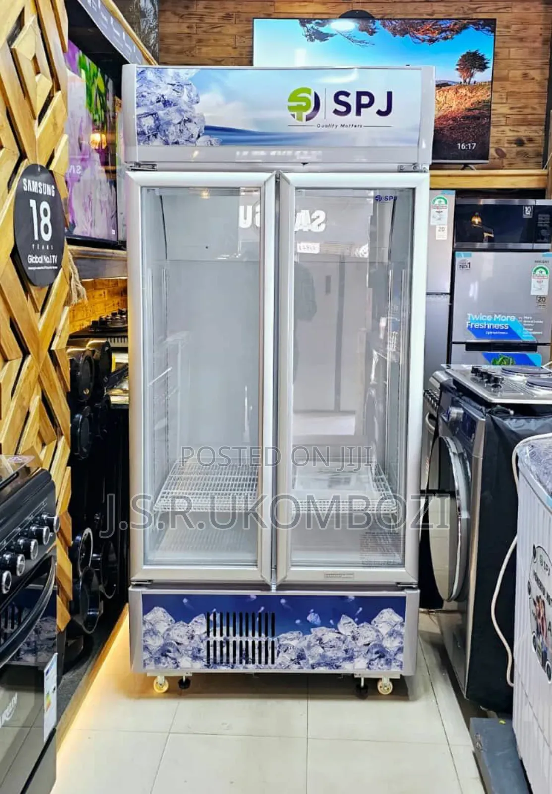 SPJ Showcase Fridge* Capacity: 409 LTR
