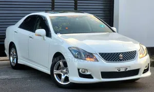 Toyota Crown 2010 White