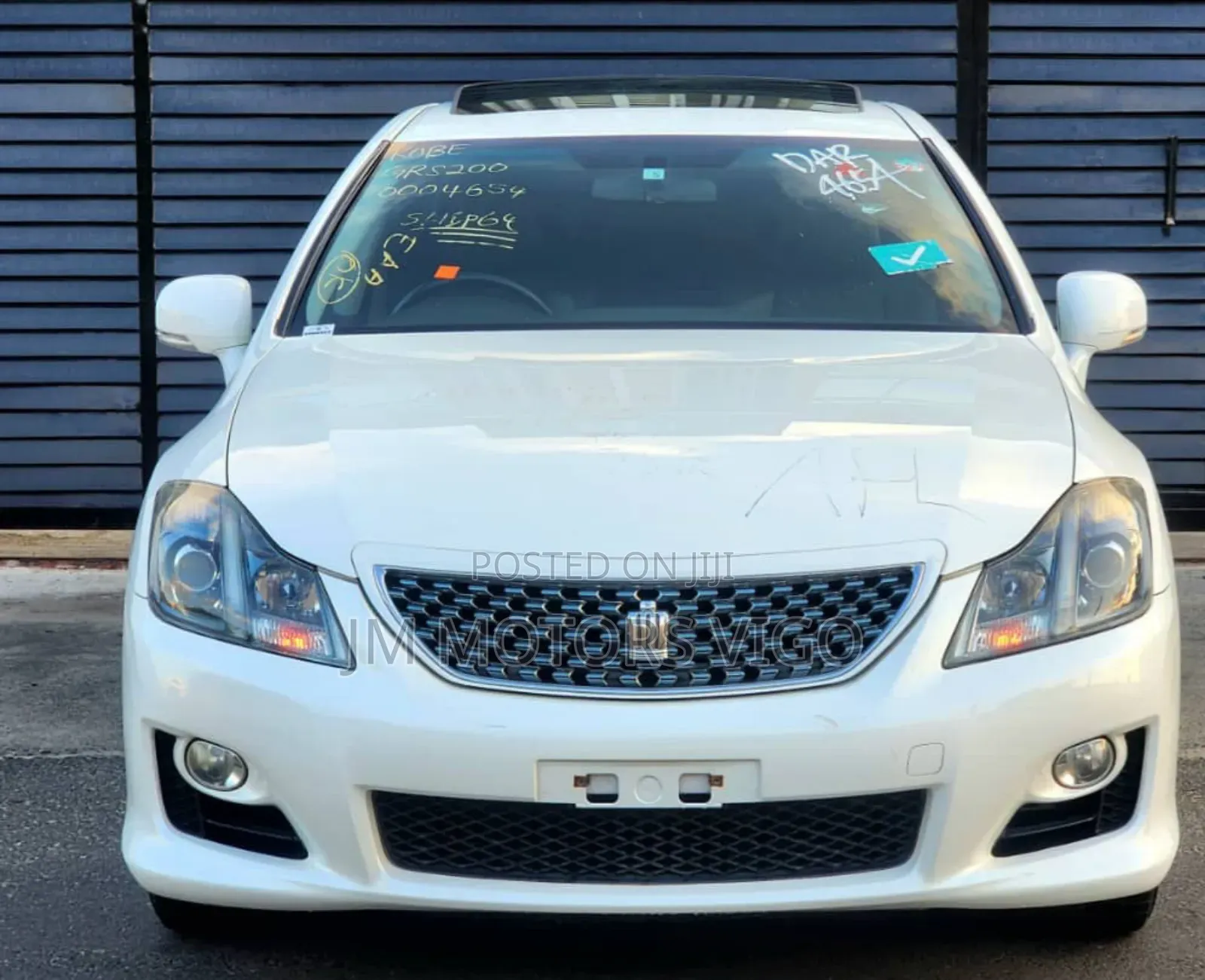Toyota Crown 2010 White