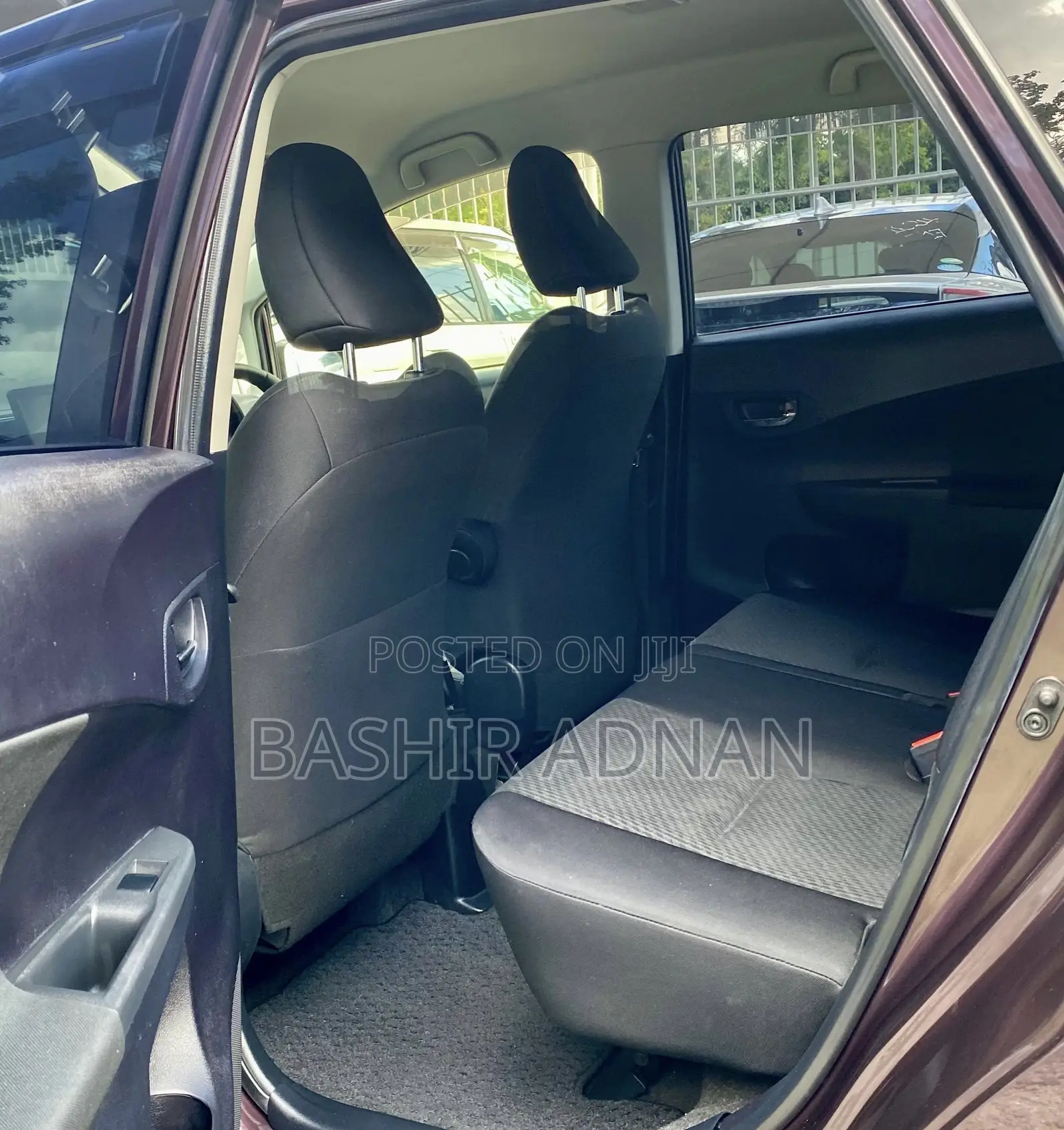 Toyota Ractis 1.5 FWD 2013 Burgundy