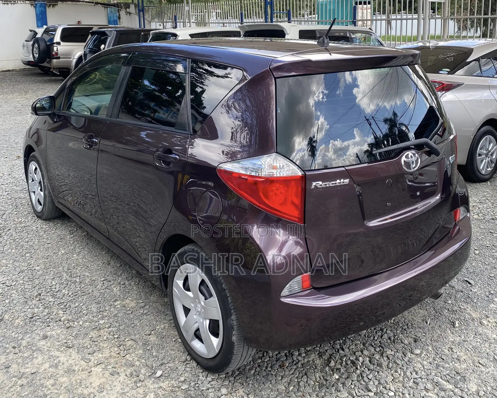 Toyota Ractis 1.5 FWD 2013 Burgundy