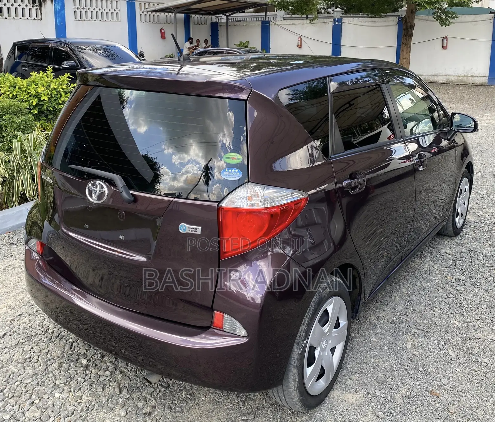 Toyota Ractis 1.5 FWD 2013 Burgundy