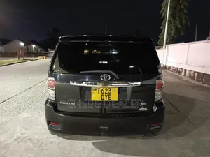 Toyota Corolla Rumion 2010 Black