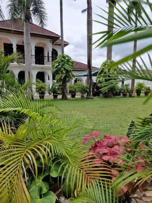 4bdrm Block of Flats in Yusuph Mchakama, Mbezi Beach for sale