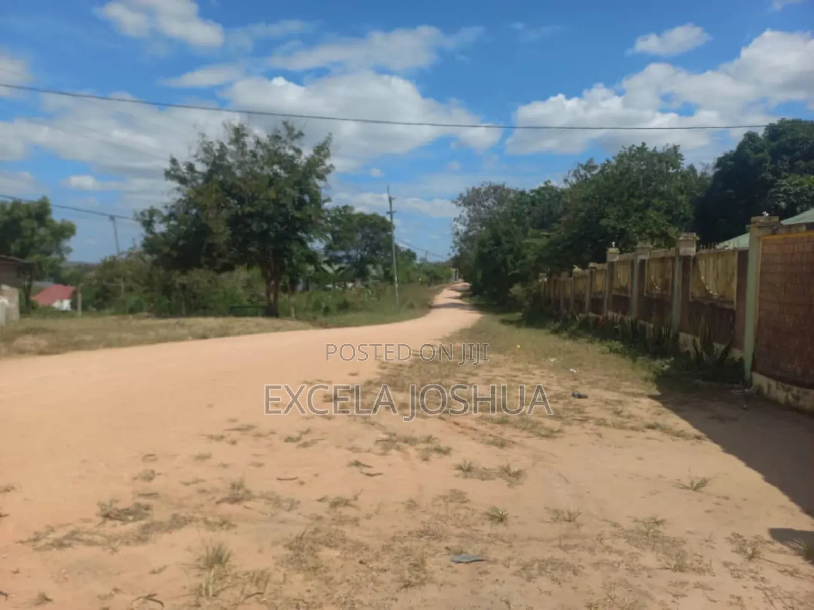 Kiwanja Kinauzwa Kiluvya Madukani Kwa Omary