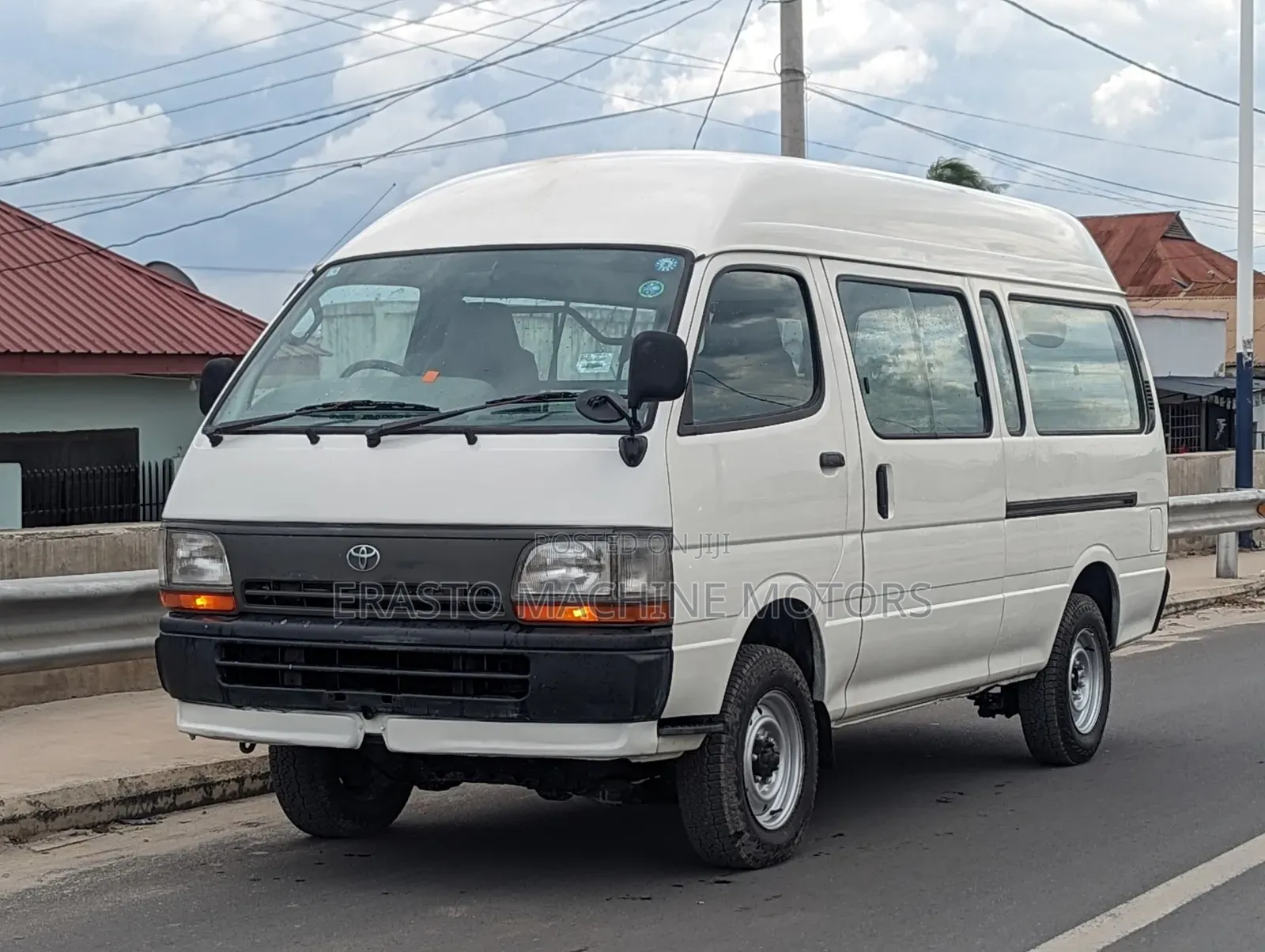 Toyota HiAce 2002 White