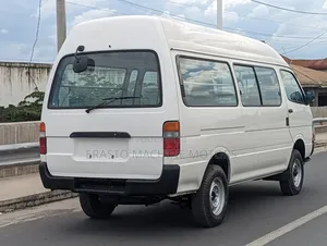 Toyota HiAce 2002 White