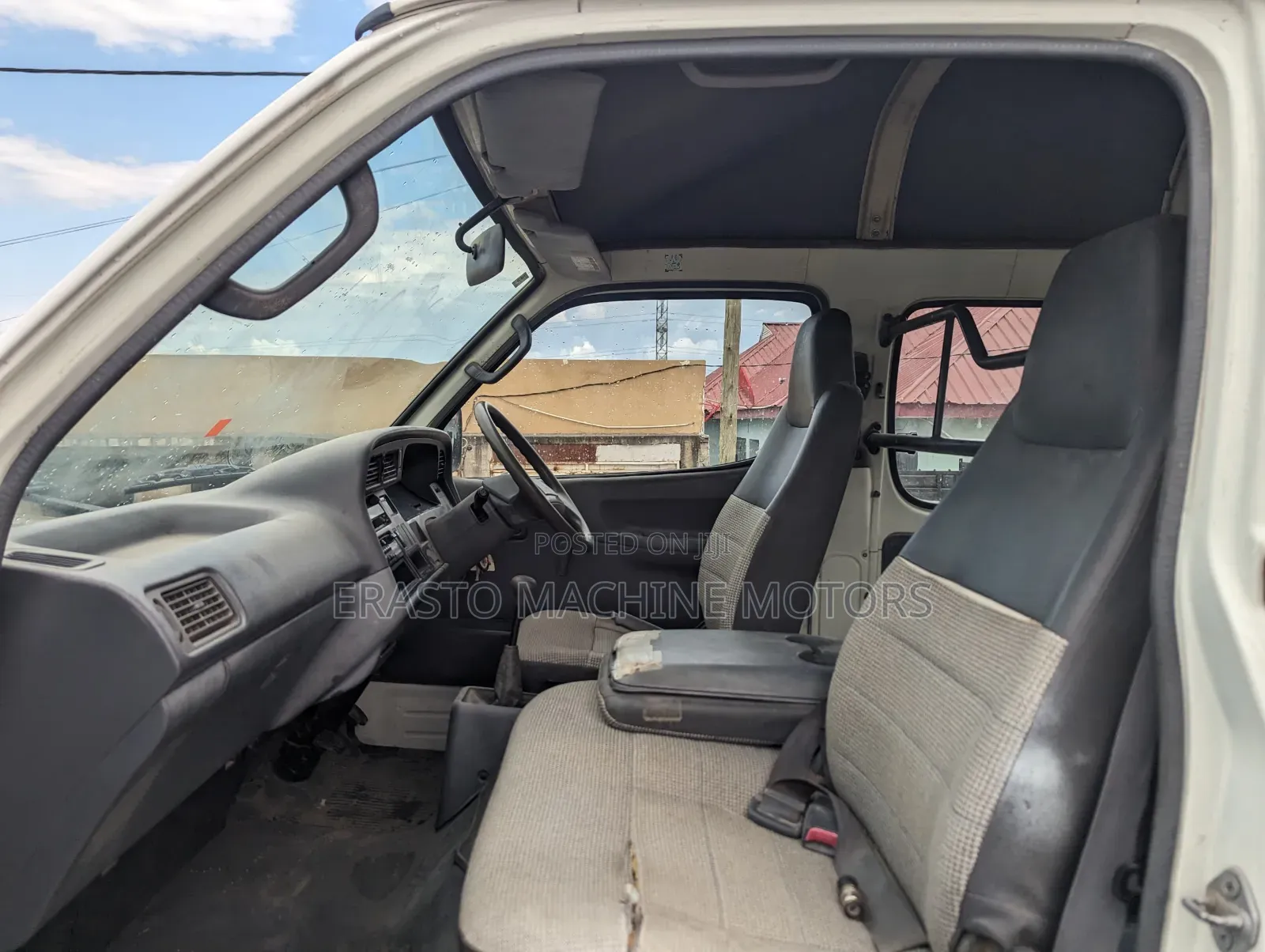 Toyota HiAce 2002 White