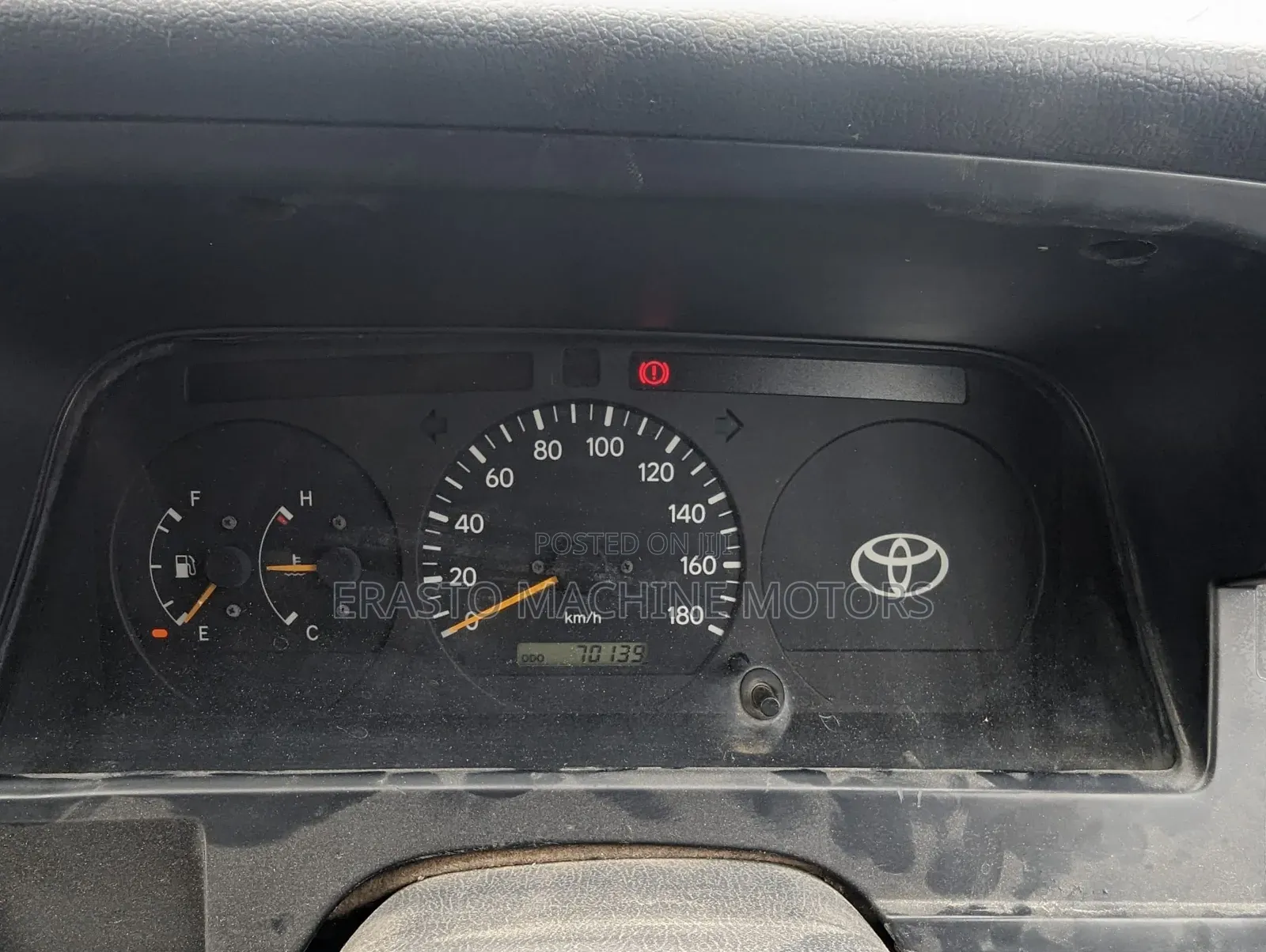Toyota HiAce 2002 White