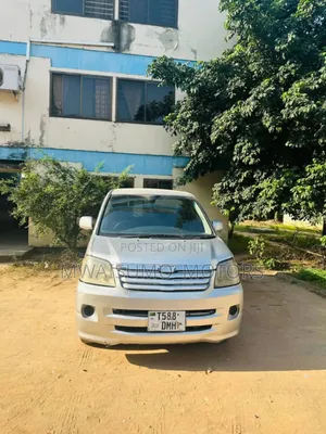 Toyota Noah 2002 Silver