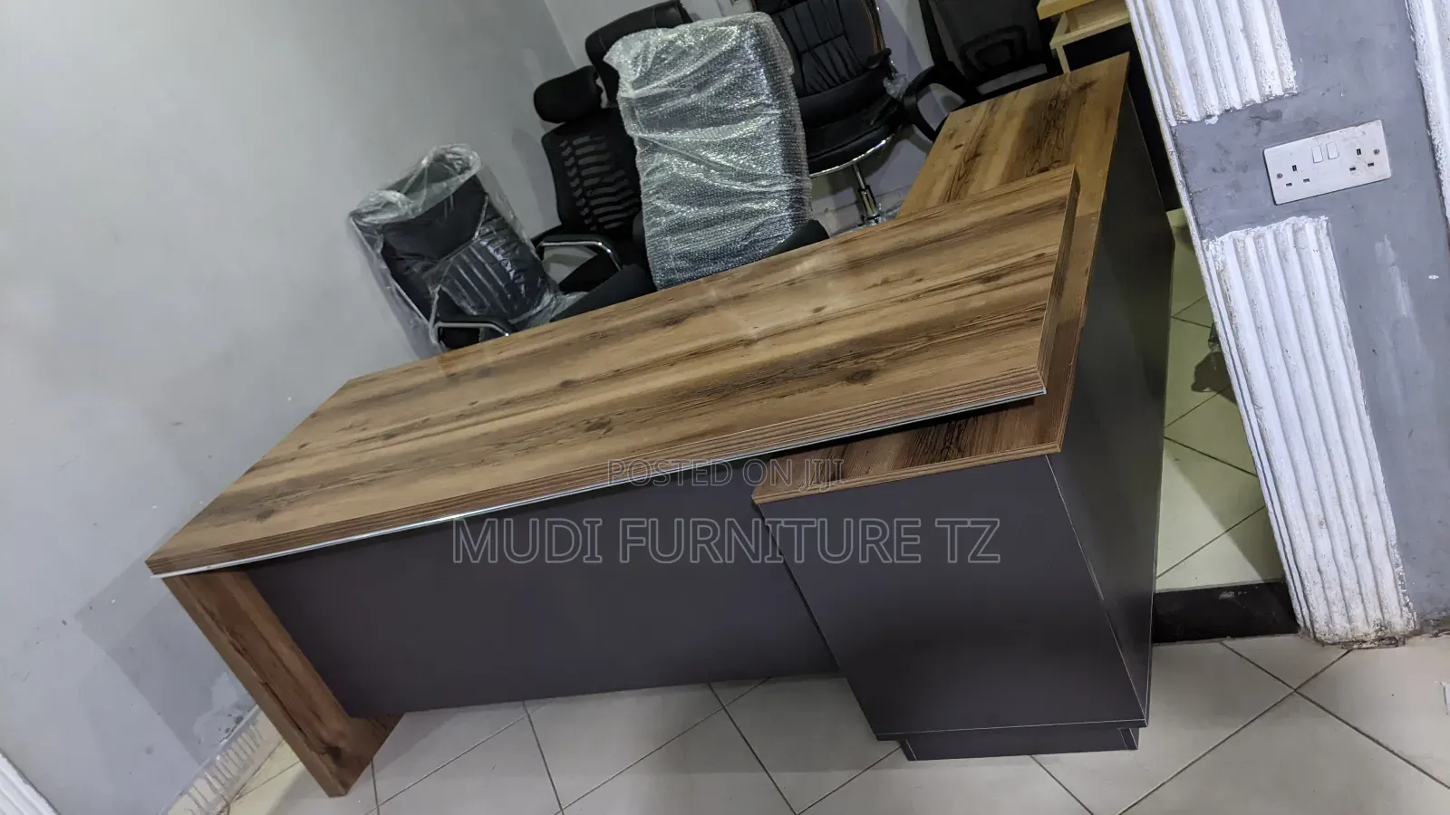 Meza Ya Bosi Bila Kiti