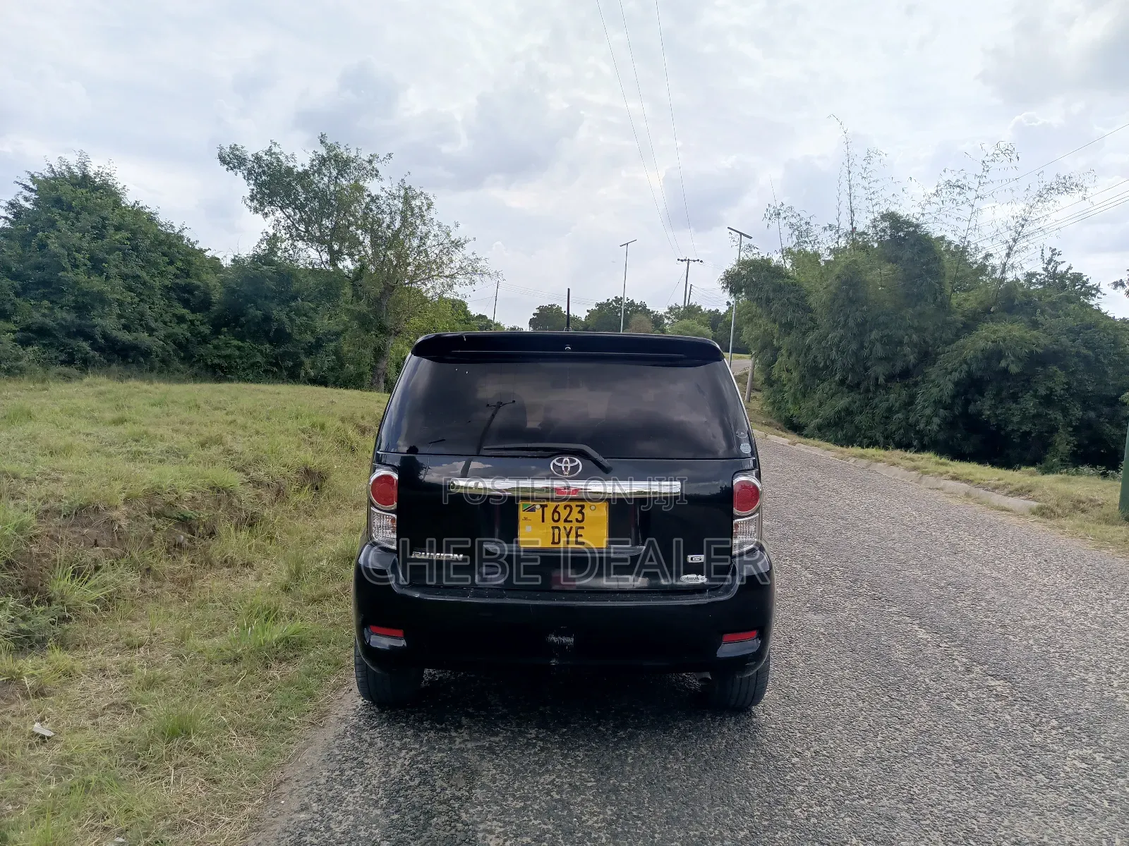 Toyota Corolla Rumion Hatchback 1.5 FWD 2010 Black