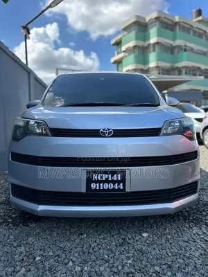 Toyota Spade 2014 Silver