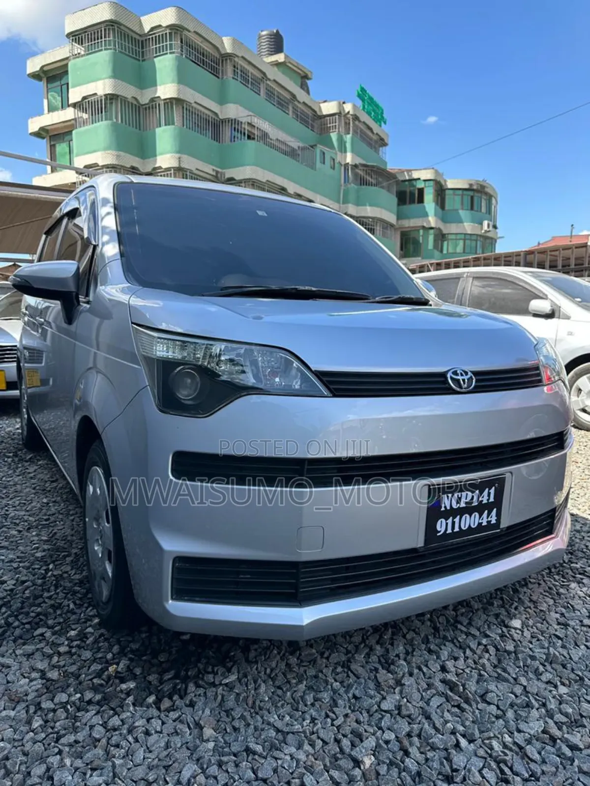 Toyota Spade 2014 Silver
