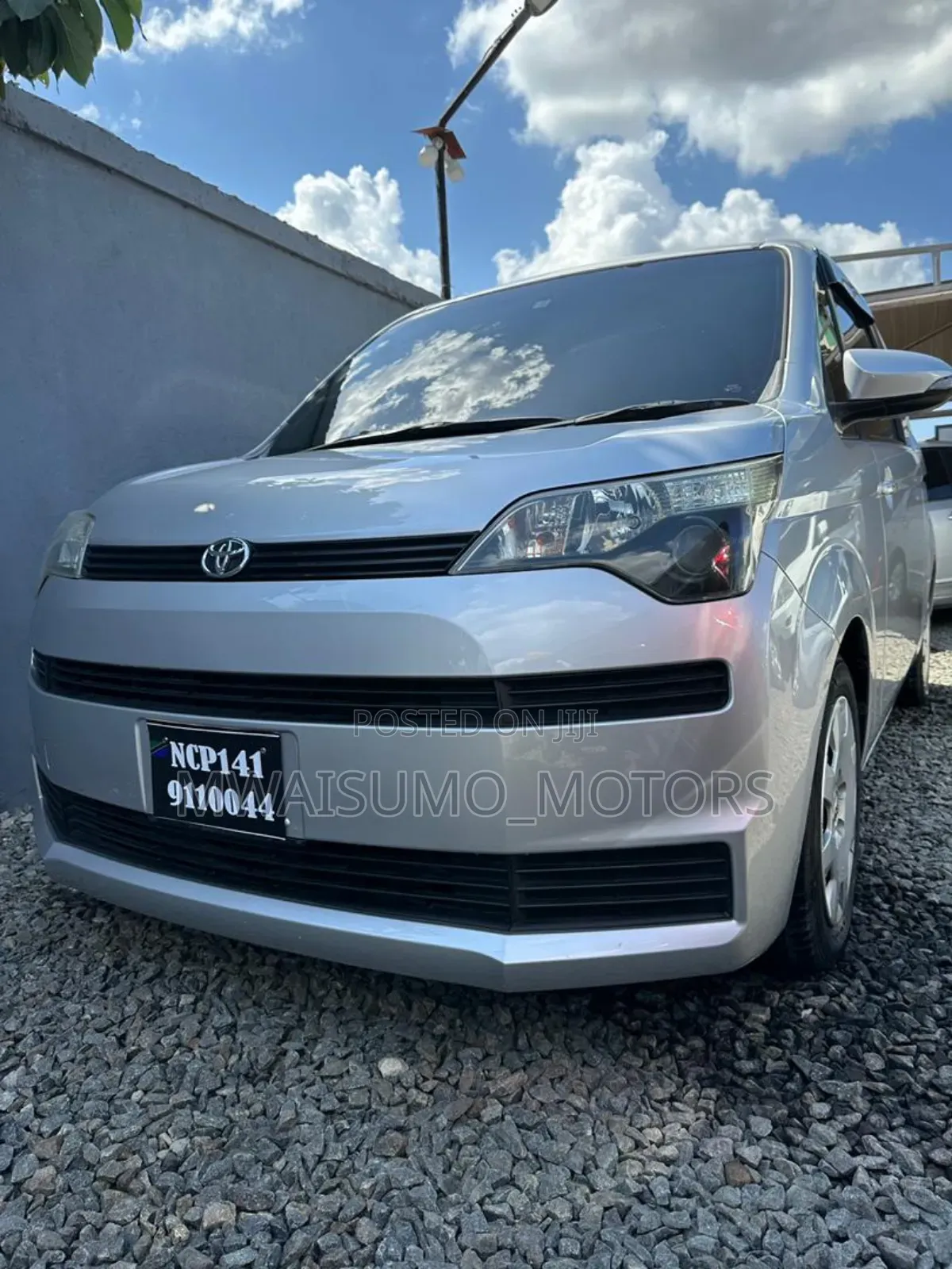 Toyota Spade 2014 Silver