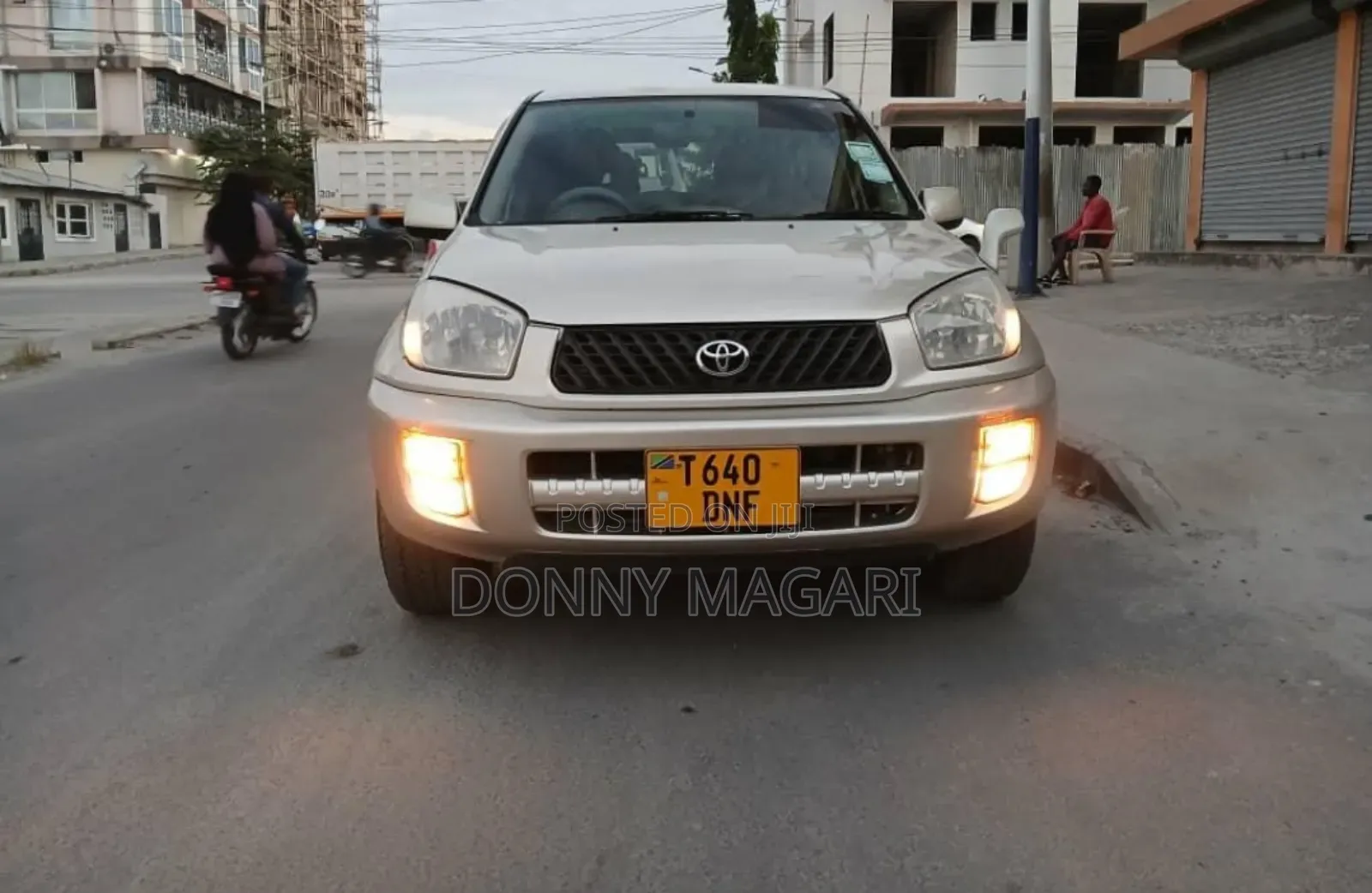 Toyota RAV4 Automatic 2003 Gold
