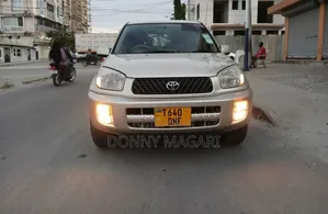 Toyota RAV4 Automatic 2003 Gold