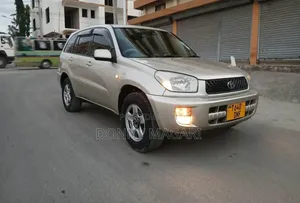 Toyota RAV4 Automatic 2003 Gold