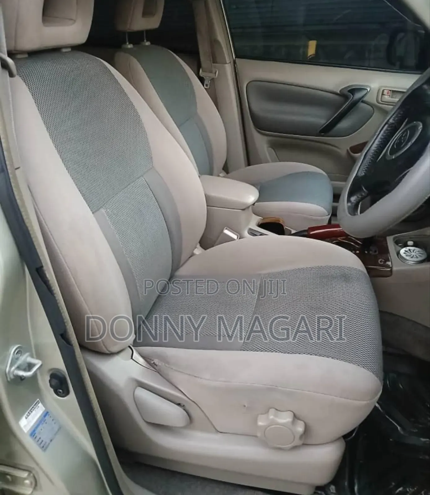 Toyota RAV4 Automatic 2003 Gold