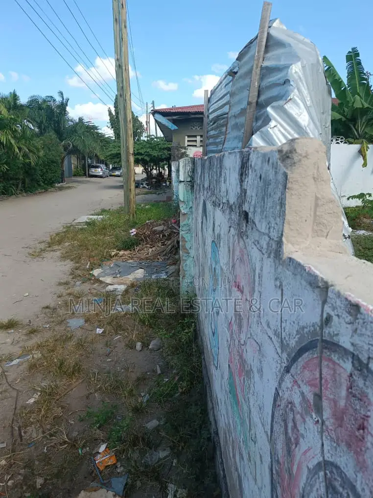 Kiwanja Kinauzwa Kinondoni Kanas La Pinda