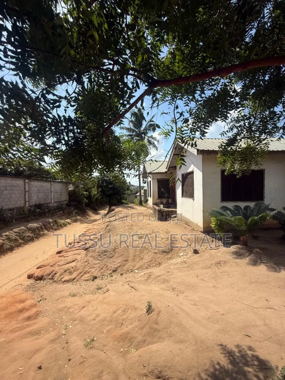 3bdrm House in Usukumani, Goba for sale