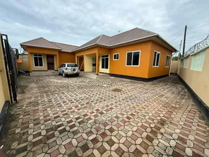 8bdrm House in Yusuph Mchakama, Bunju for sale