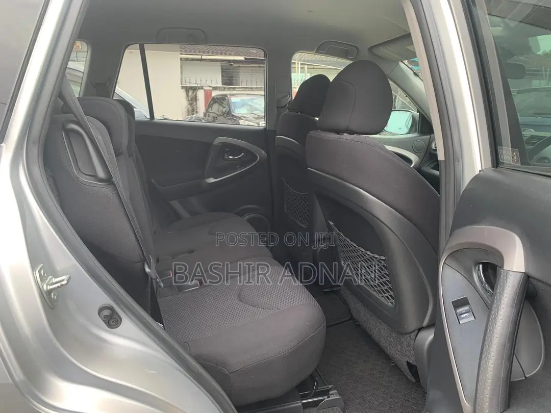 Toyota RAV4 I4 2006 Silver