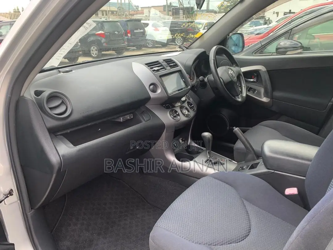 Toyota RAV4 I4 2006 Silver