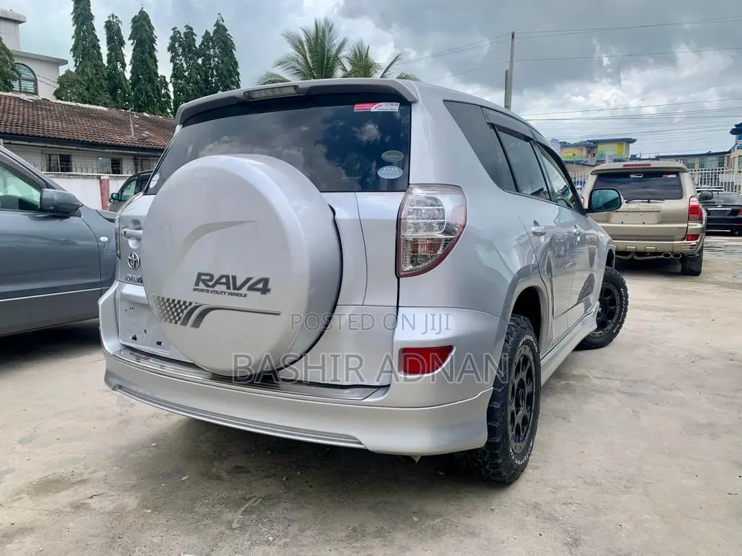 Toyota RAV4 I4 2006 Silver