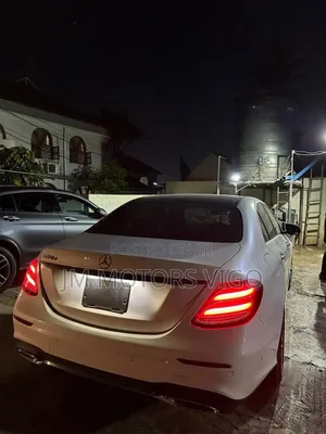 Mercedes-Benz E220 2018 Pearl