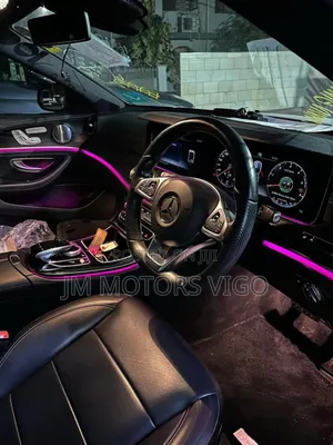 Mercedes-Benz E220 2018 Pearl